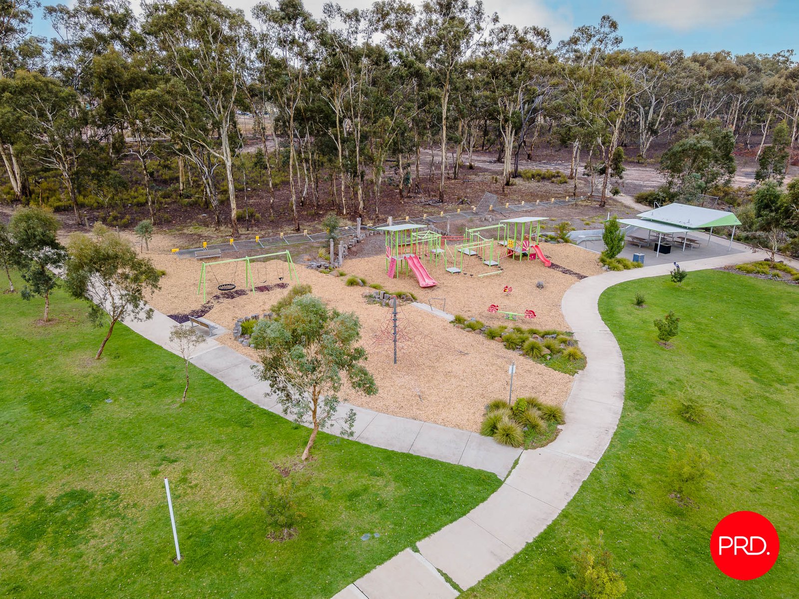 53 Whirrakee Parade HUNTLY 7