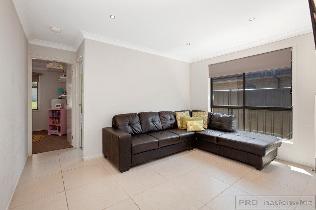 53 Whitburn St  GRETA 9