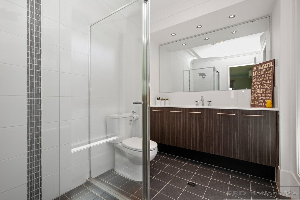 53 Whitburn St  GRETA 16