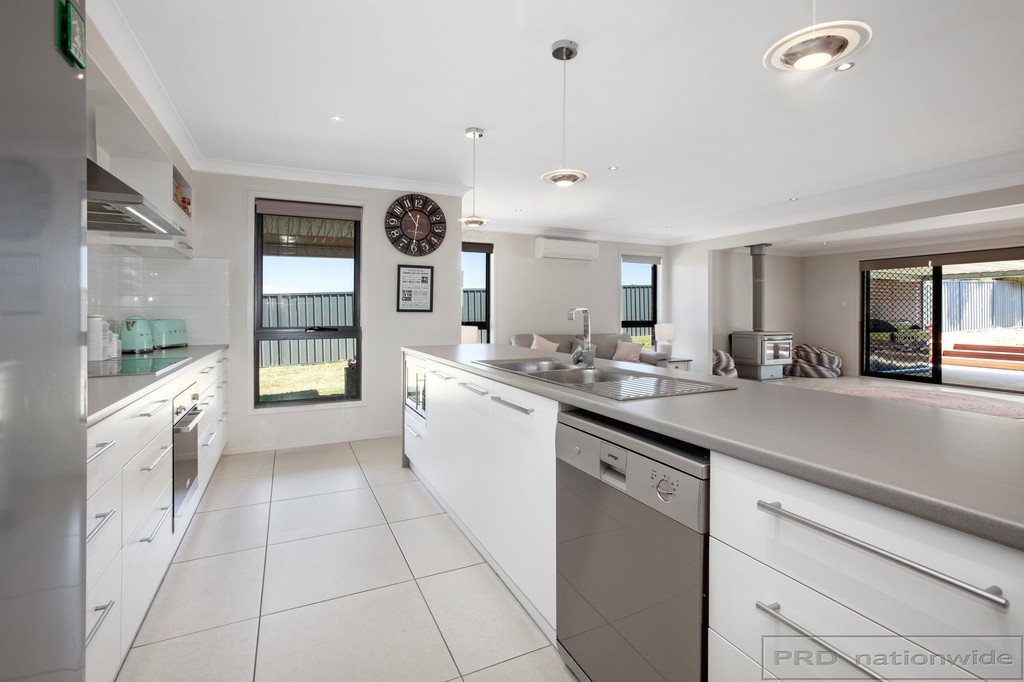 53 Whitburn St  GRETA 17