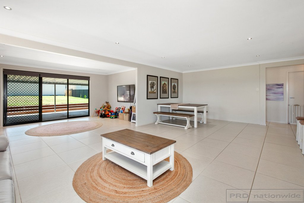 53 Whitburn St  GRETA 19