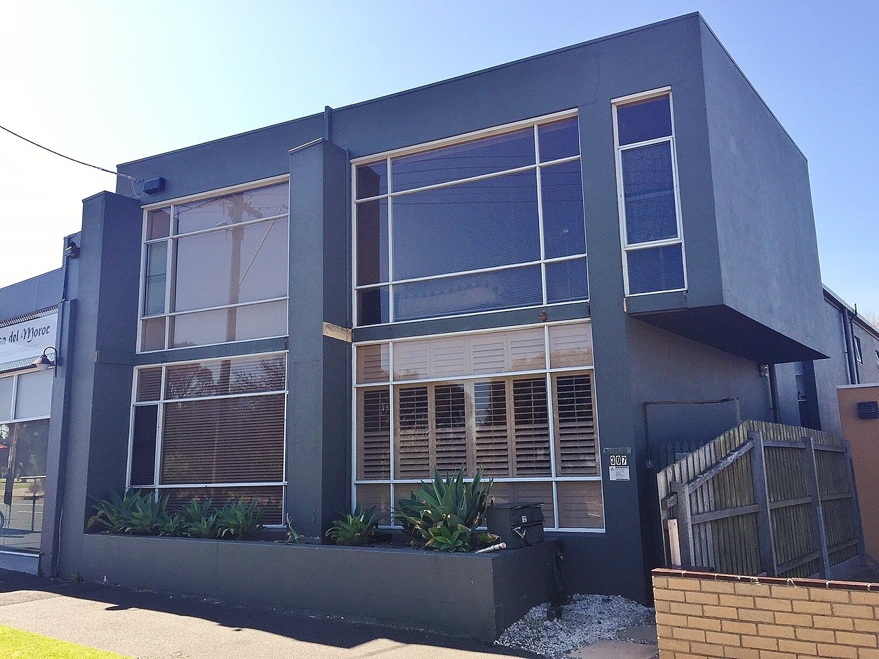 Gallery: 5/307 Beach Road