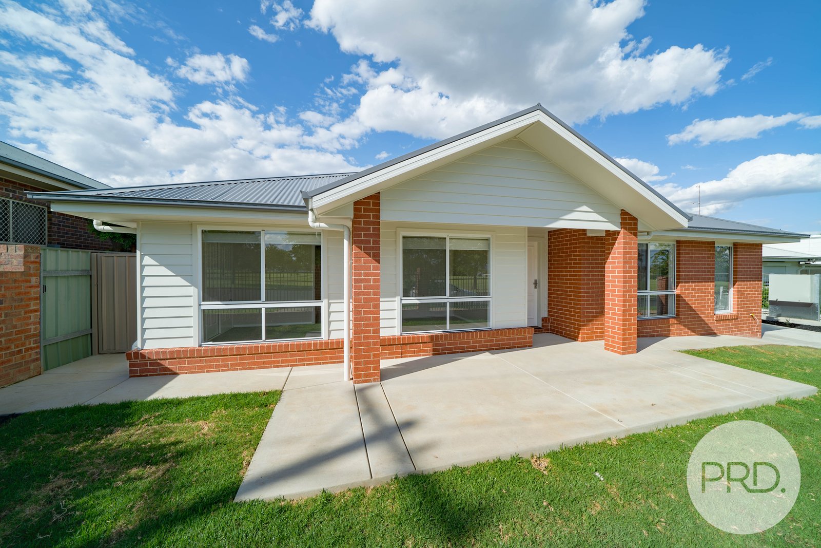5/309 Lake Albert Road KOORINGAL 1