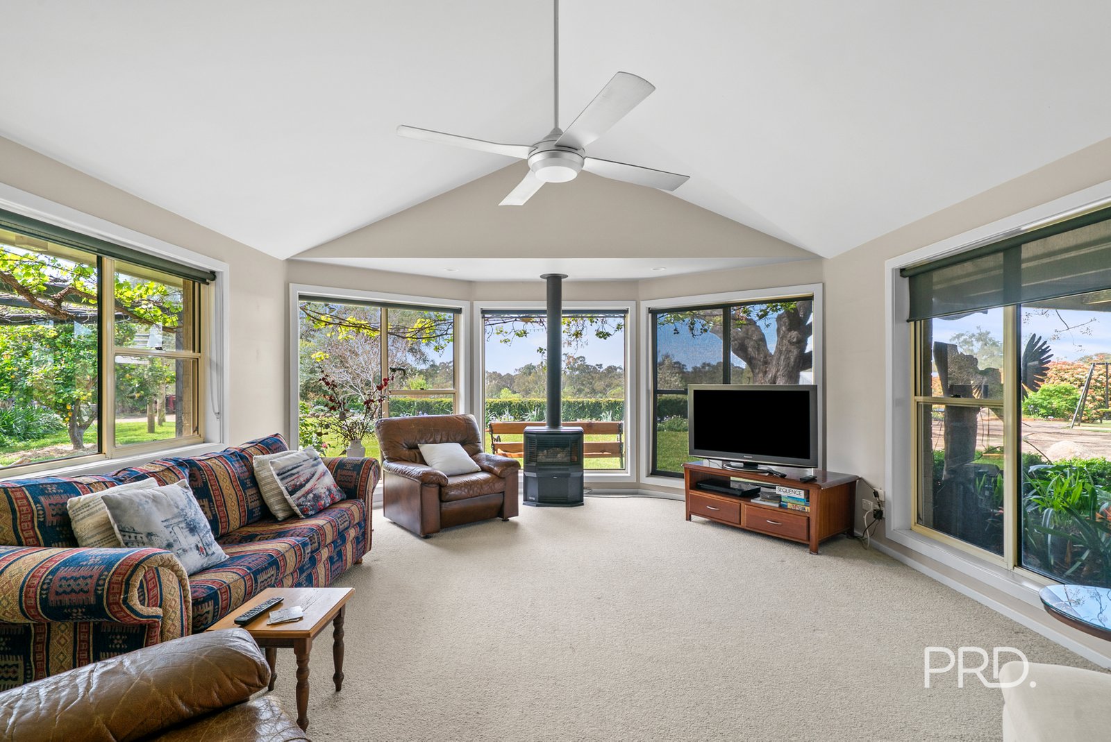 531 Kooringal Road LAKE ALBERT 8