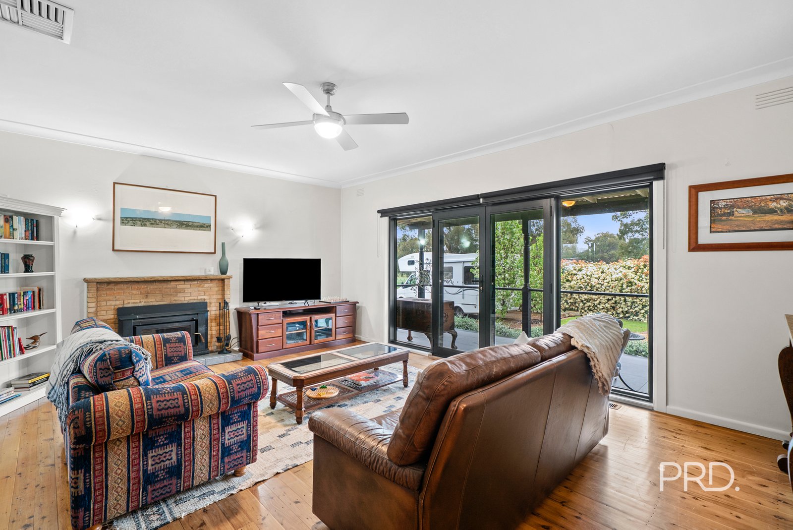 531 Kooringal Road LAKE ALBERT 11
