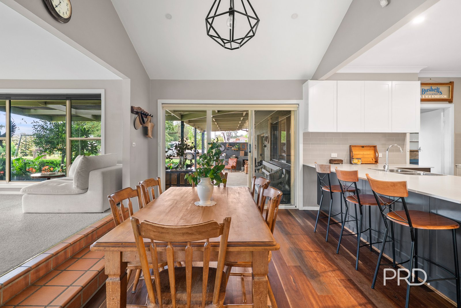 531 Kooringal Road LAKE ALBERT 13
