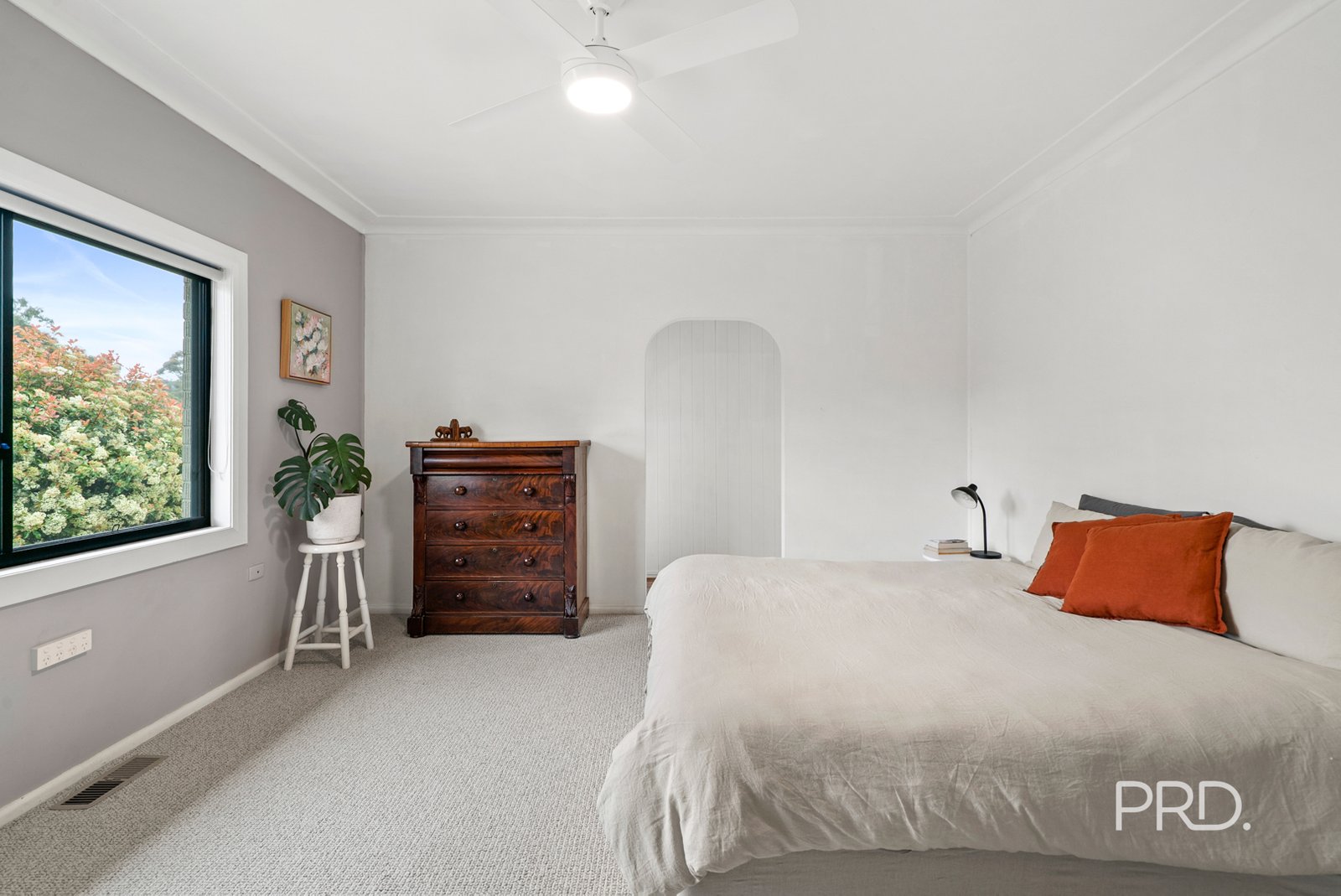 531 Kooringal Road LAKE ALBERT 19