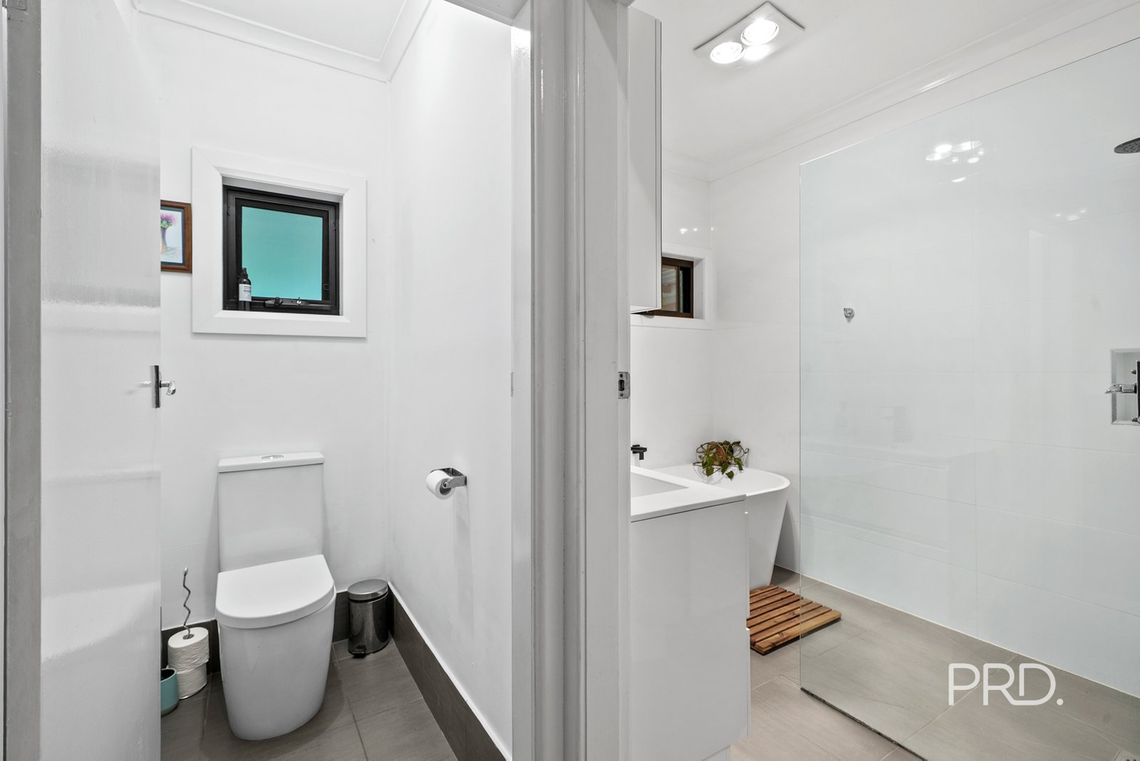 531 Kooringal Road LAKE ALBERT 21