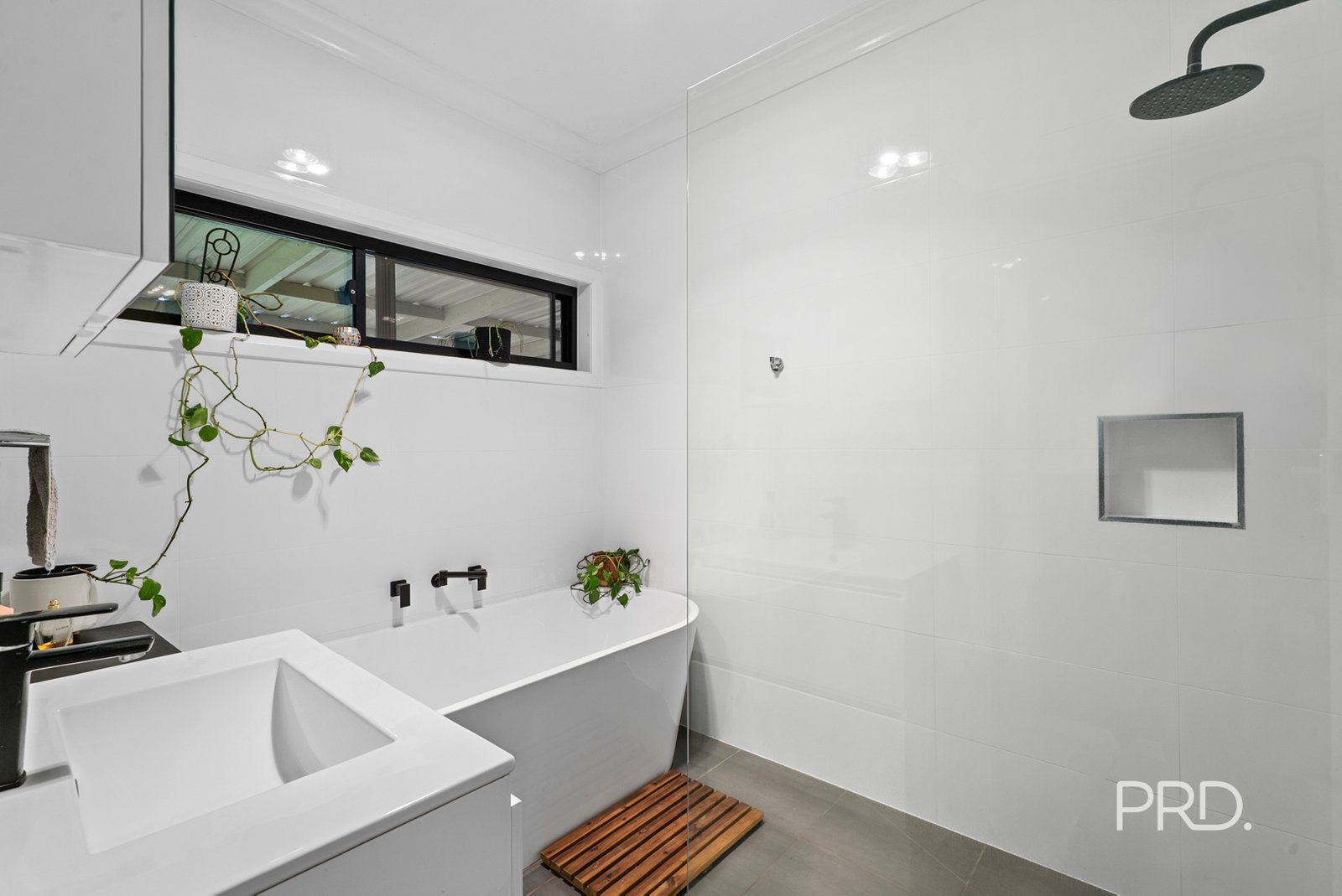 531 Kooringal Road LAKE ALBERT 22
