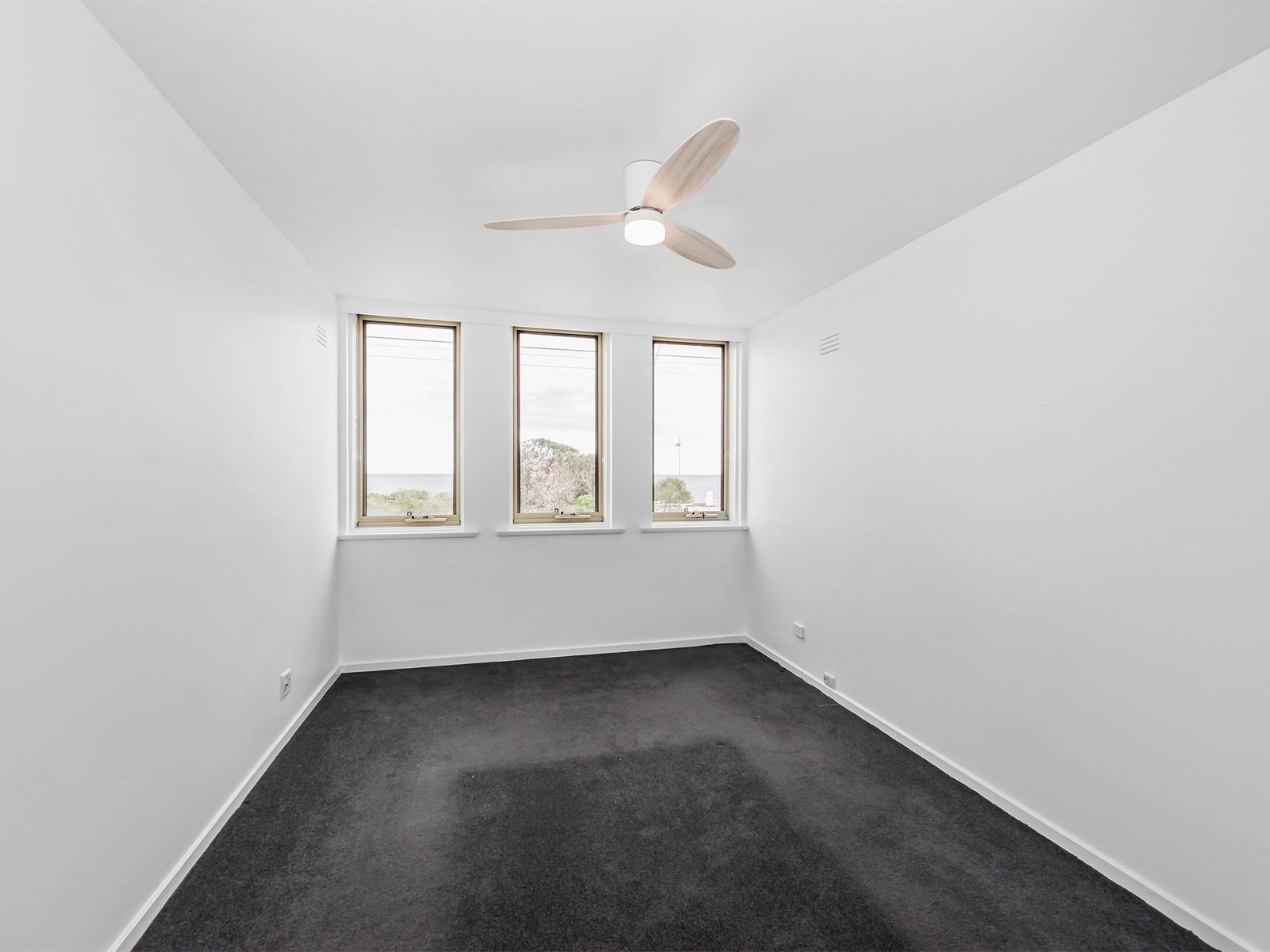 Gallery: 5/310 Beach Road