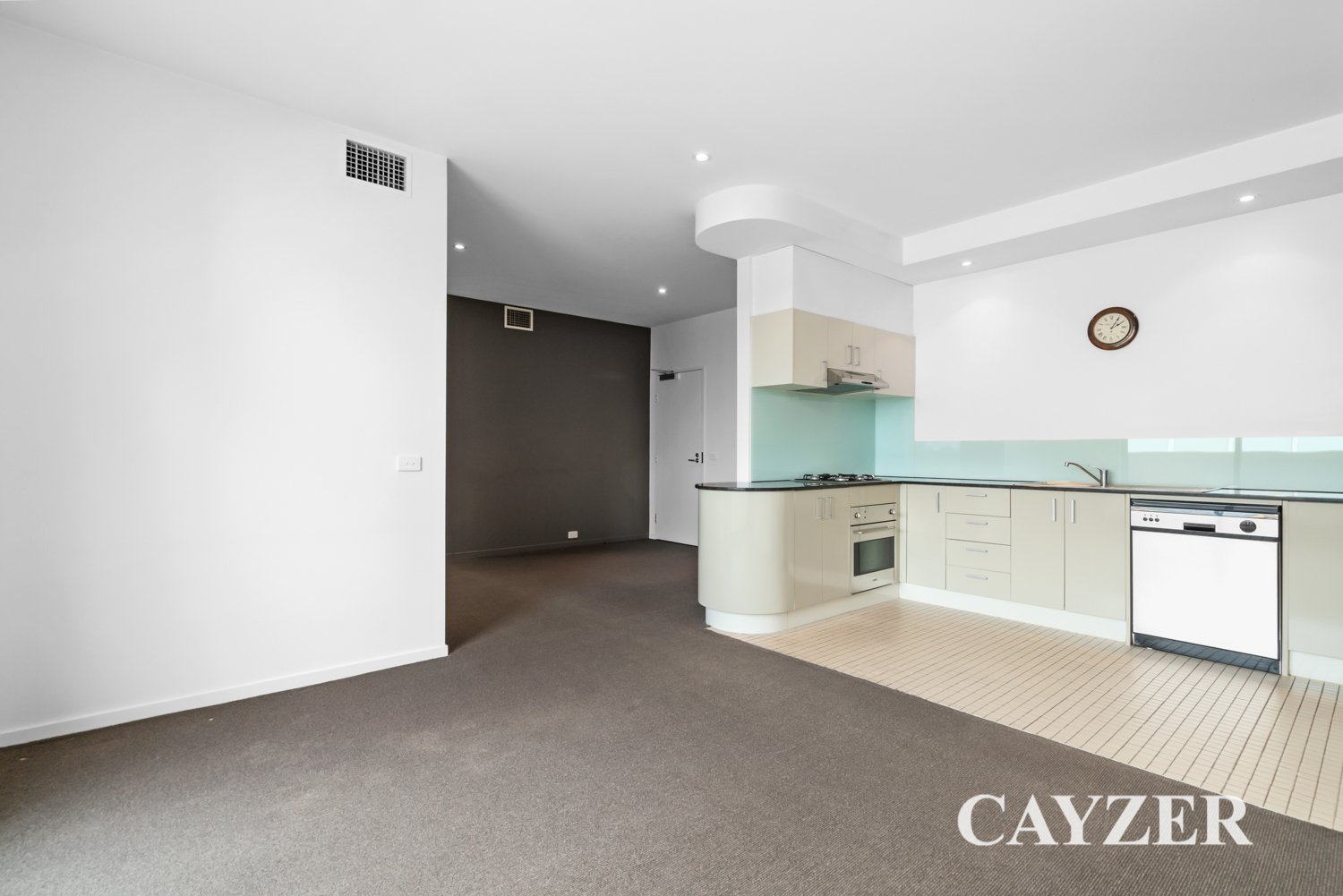 Gallery: 53/174 Esplanade East