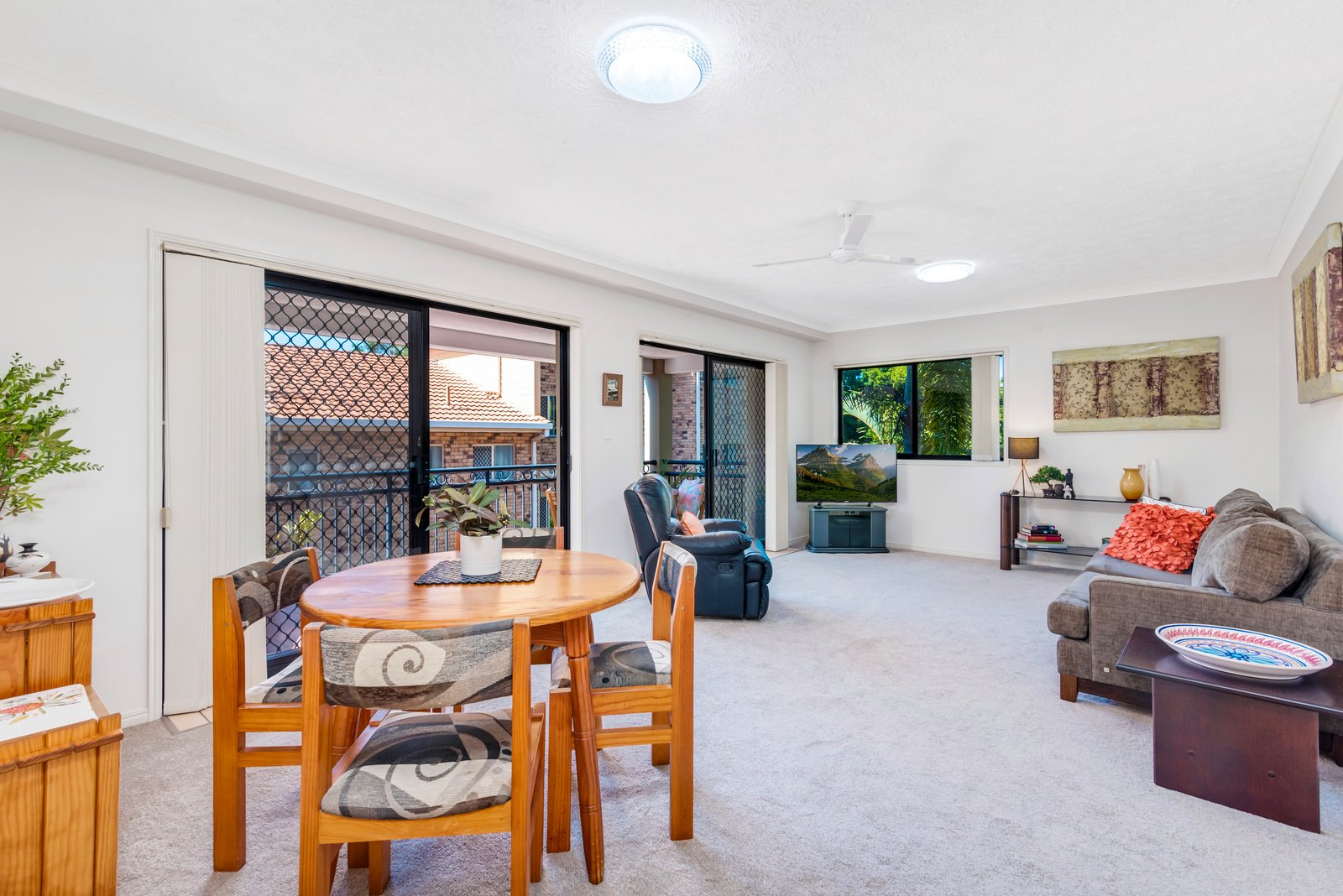 5/32-34 Dutton Street COOLANGATTA 3