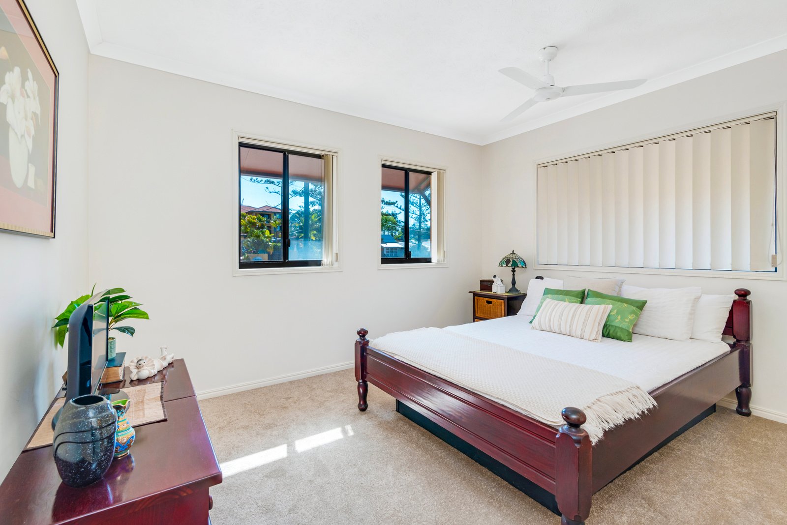5/32-34 Dutton Street COOLANGATTA 6