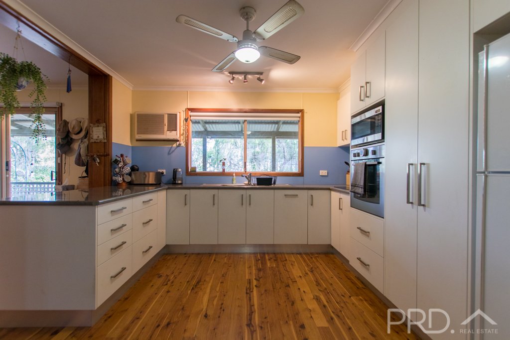 532 Grahamstown Road ADELONG 4