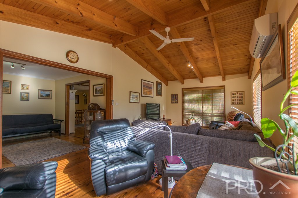 532 Grahamstown Road ADELONG 6