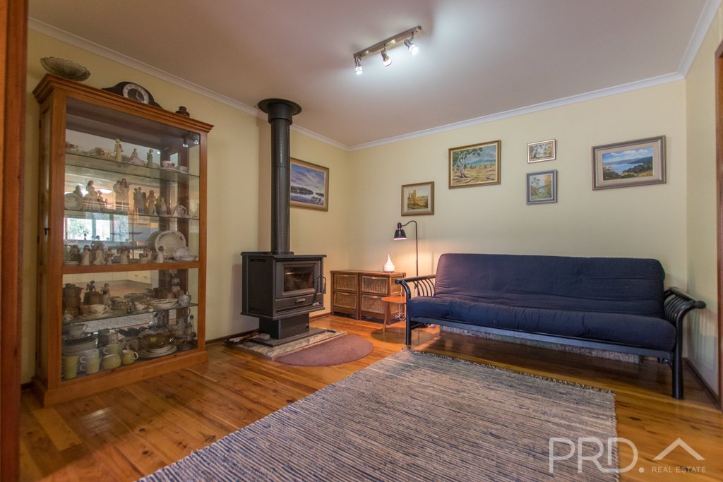 532 Grahamstown Road ADELONG 8