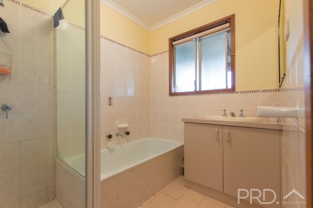 532 Grahamstown Road ADELONG 13