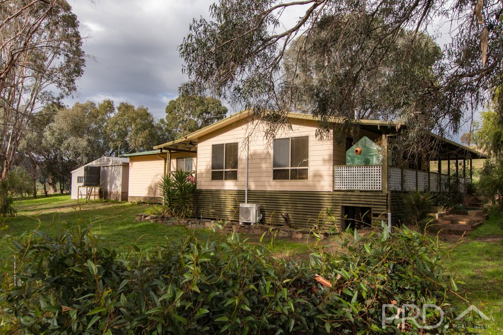 532 Grahamstown Road ADELONG 17