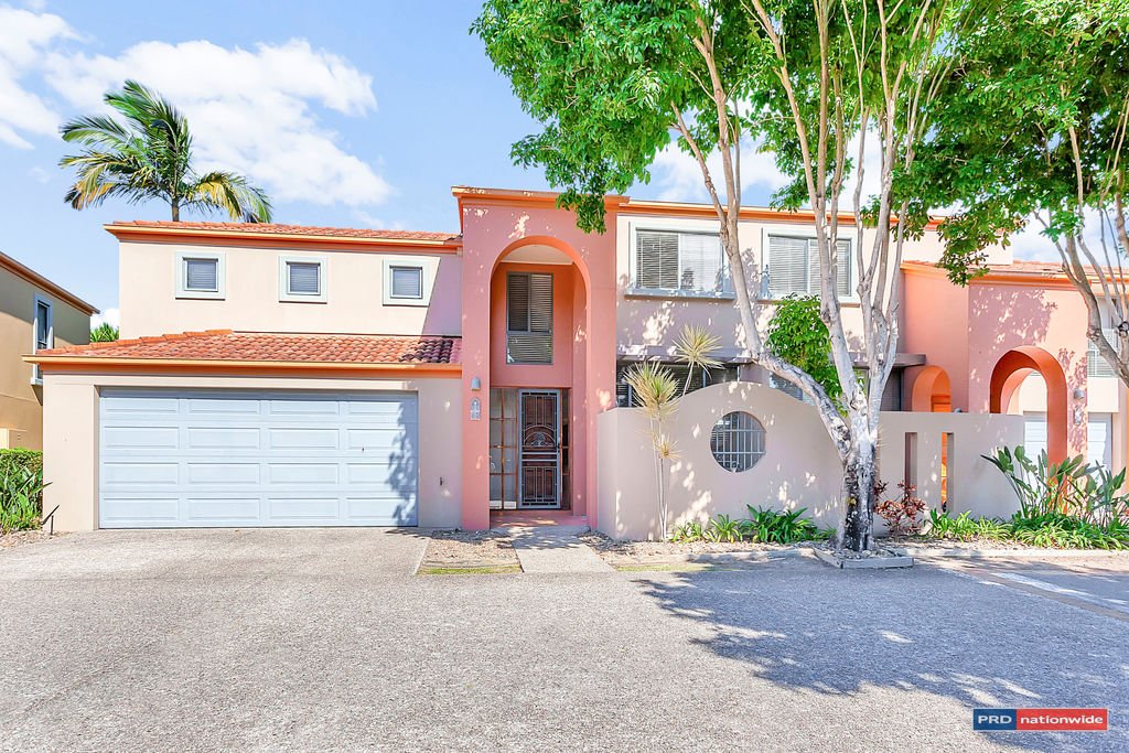 53/20 Fairway Drive CLEAR ISLAND WATERS 1