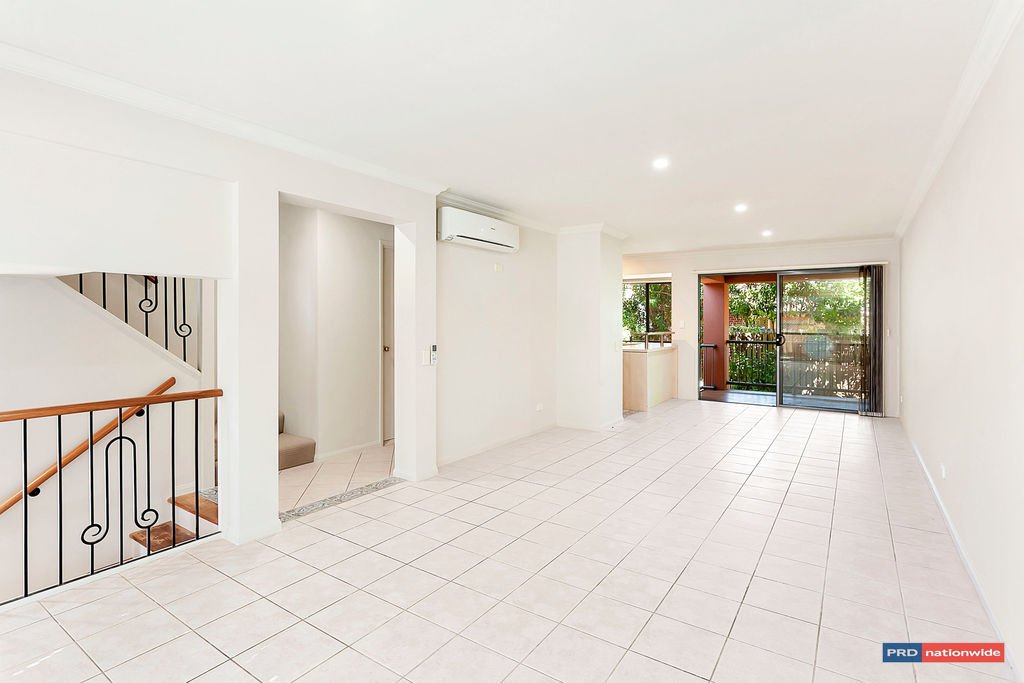 53/20 Fairway Drive CLEAR ISLAND WATERS 5