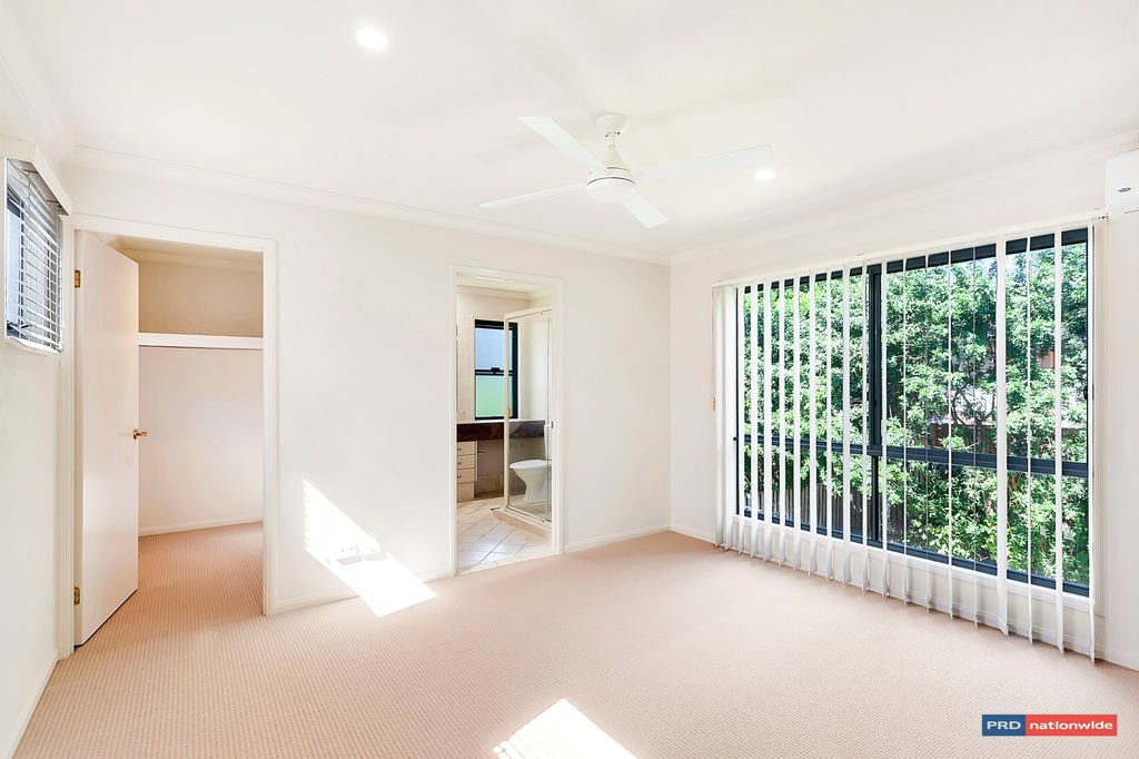 53/20 Fairway Drive CLEAR ISLAND WATERS 6
