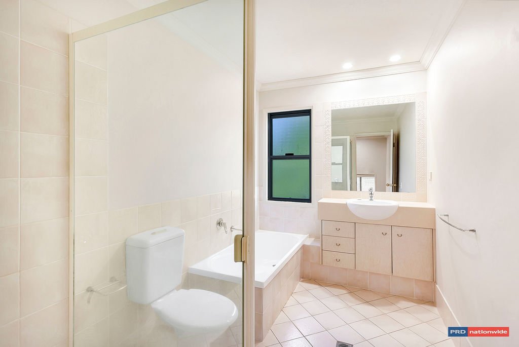 53/20 Fairway Drive CLEAR ISLAND WATERS 10