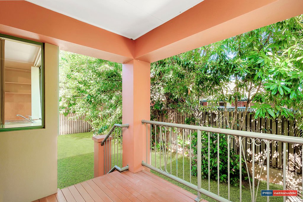 53/20 Fairway Drive CLEAR ISLAND WATERS 12