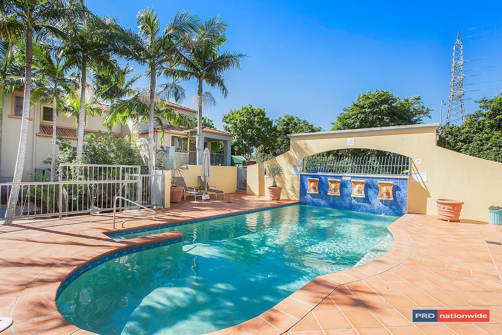 53/20 Fairway Drive CLEAR ISLAND WATERS 17