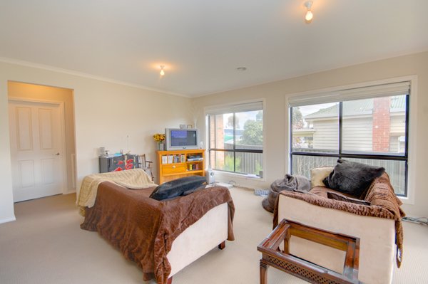 533 Clayton Street CANADIAN 5