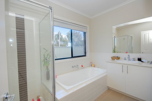 533 Clayton Street CANADIAN 9