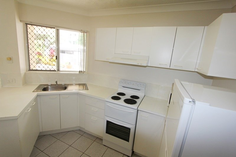 5/33 Cypress Avenue SURFERS PARADISE 6