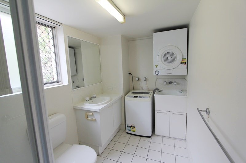 5/33 Cypress Avenue SURFERS PARADISE 10