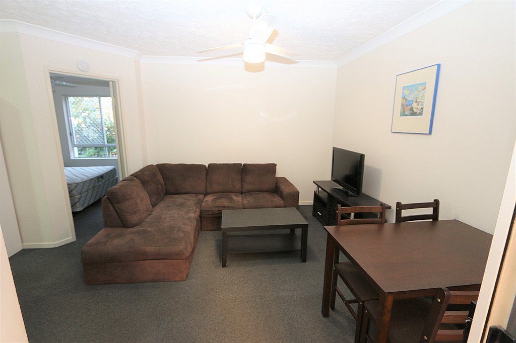 5/33 Cypress Avenue SURFERS PARADISE 3