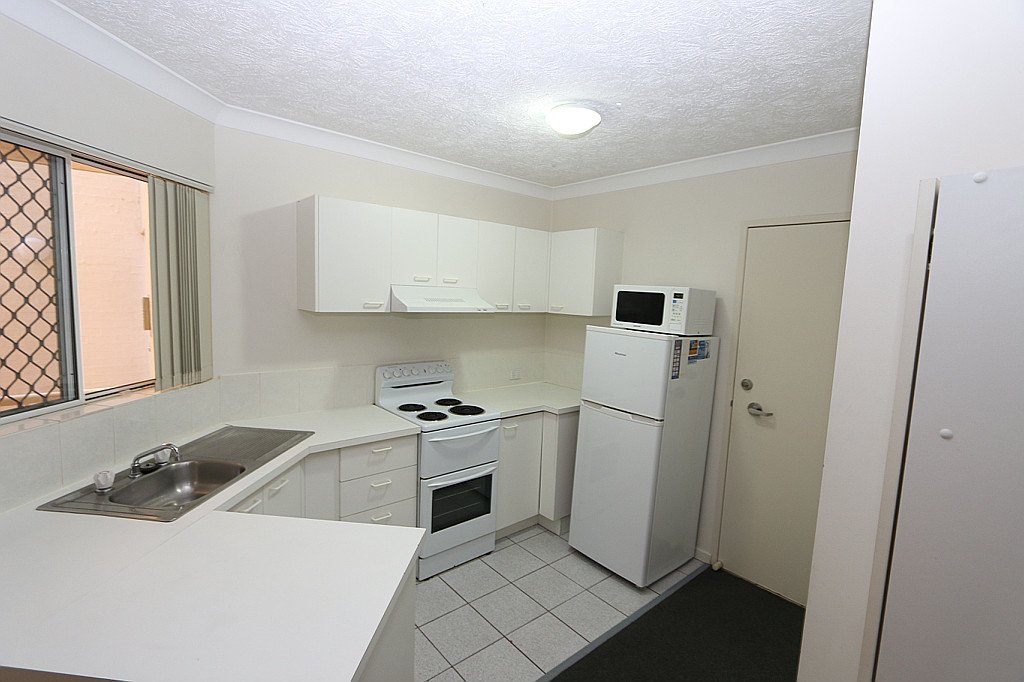 5/33 Cypress Avenue SURFERS PARADISE 4
