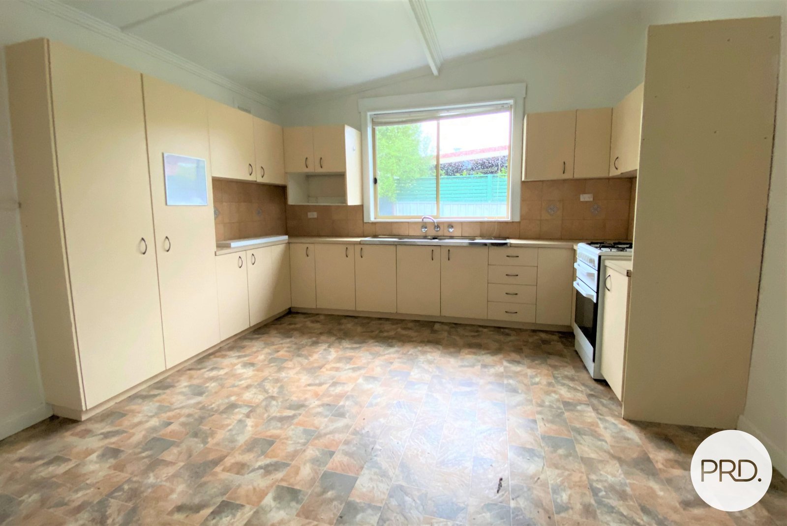 533 Hague Street LAVINGTON 3