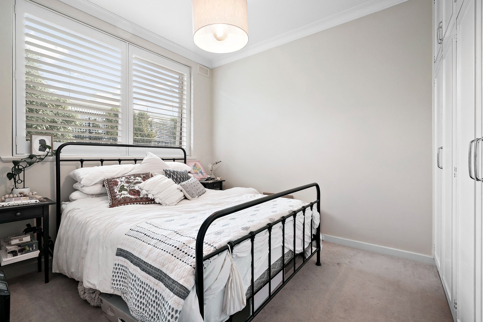 Real Estate and Property in 5/33 Irving Road, Toorak, VIC