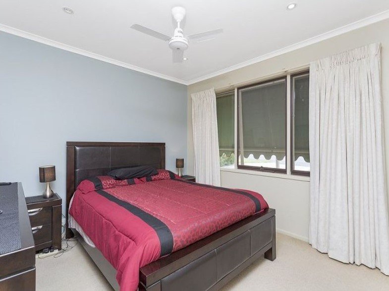 533 Regina Avenue NORTH ALBURY 8
