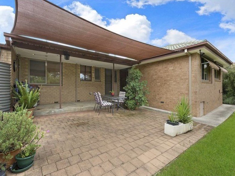 533 Regina Avenue NORTH ALBURY 11