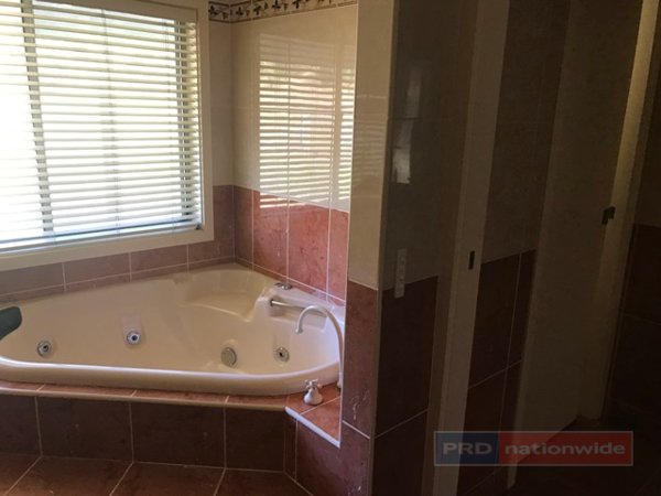 534 Blowering Road TUMUT 4