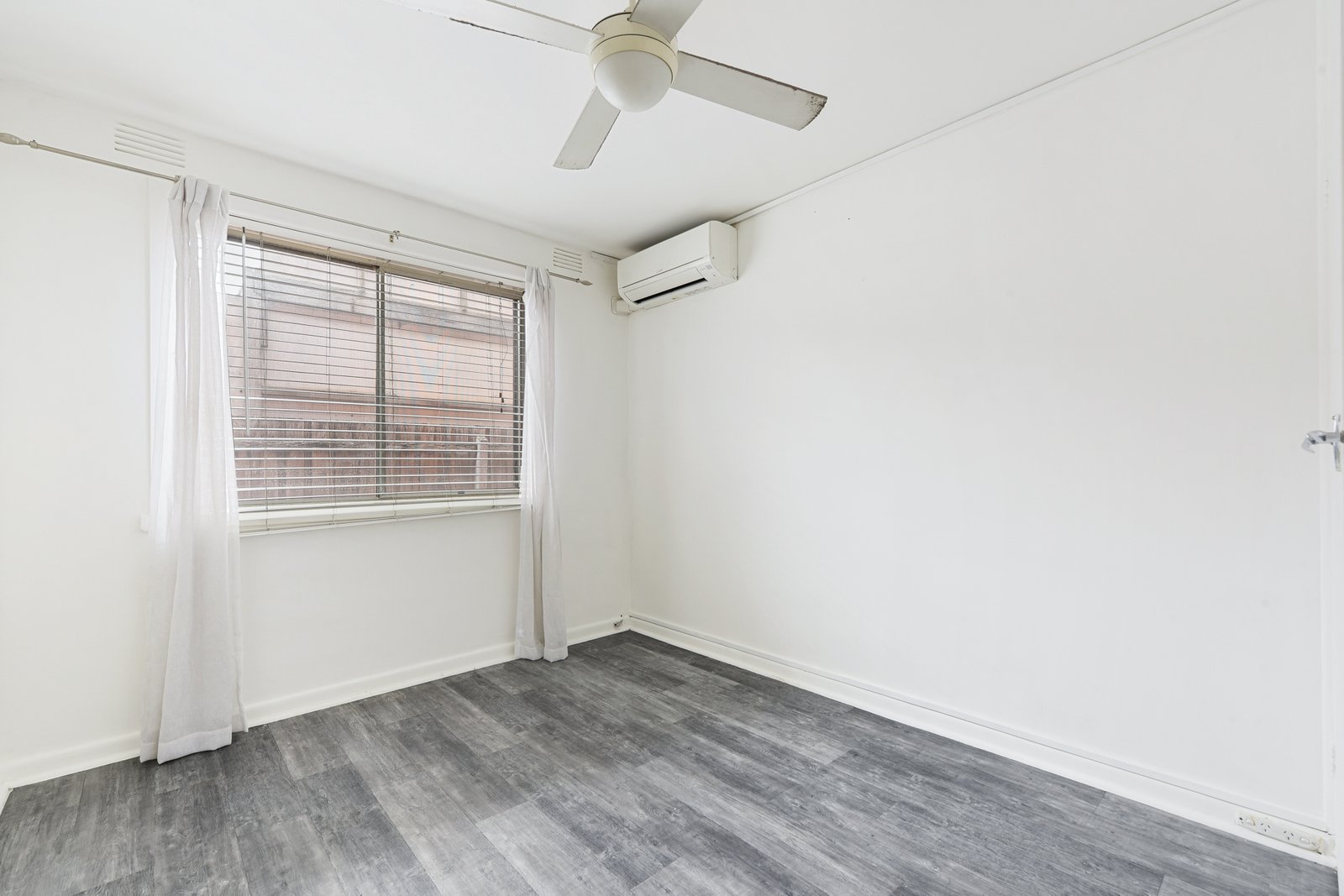 Gallery: 5/34 Royal Avenue