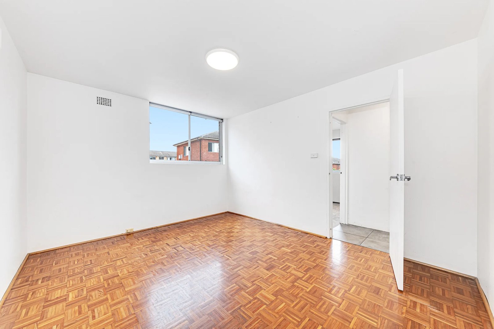 5/35 Brittain Crescent HILLSDALE 4