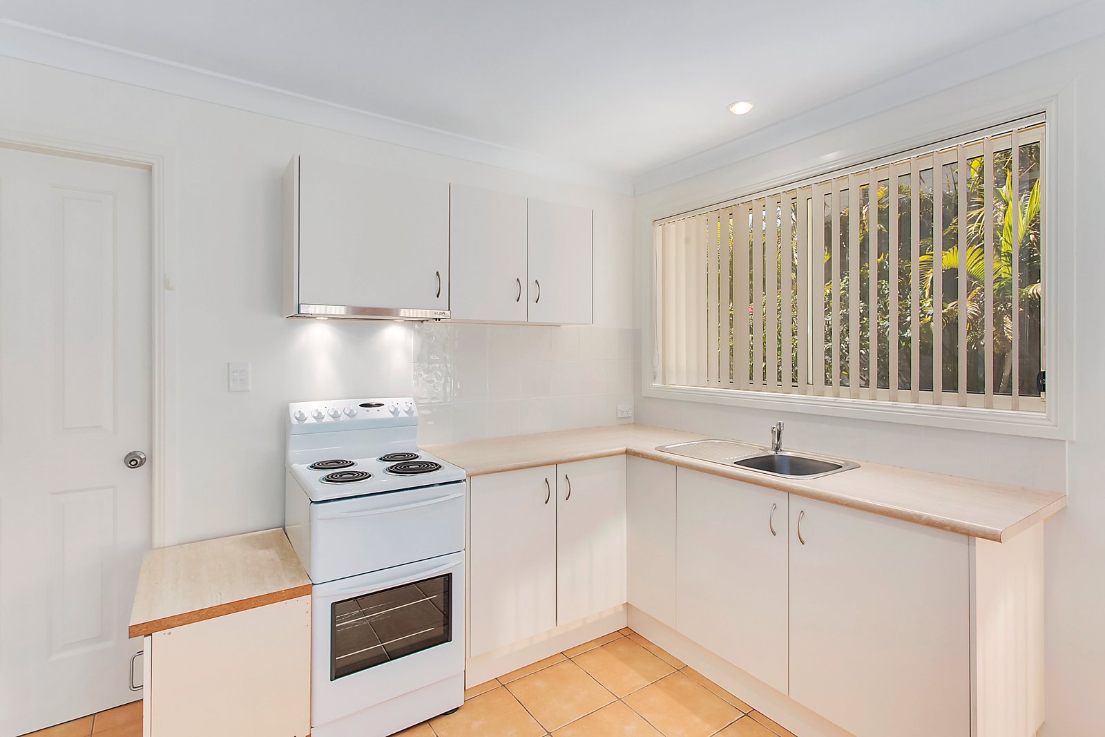 535 Ocean Drive NORTH HAVEN 15