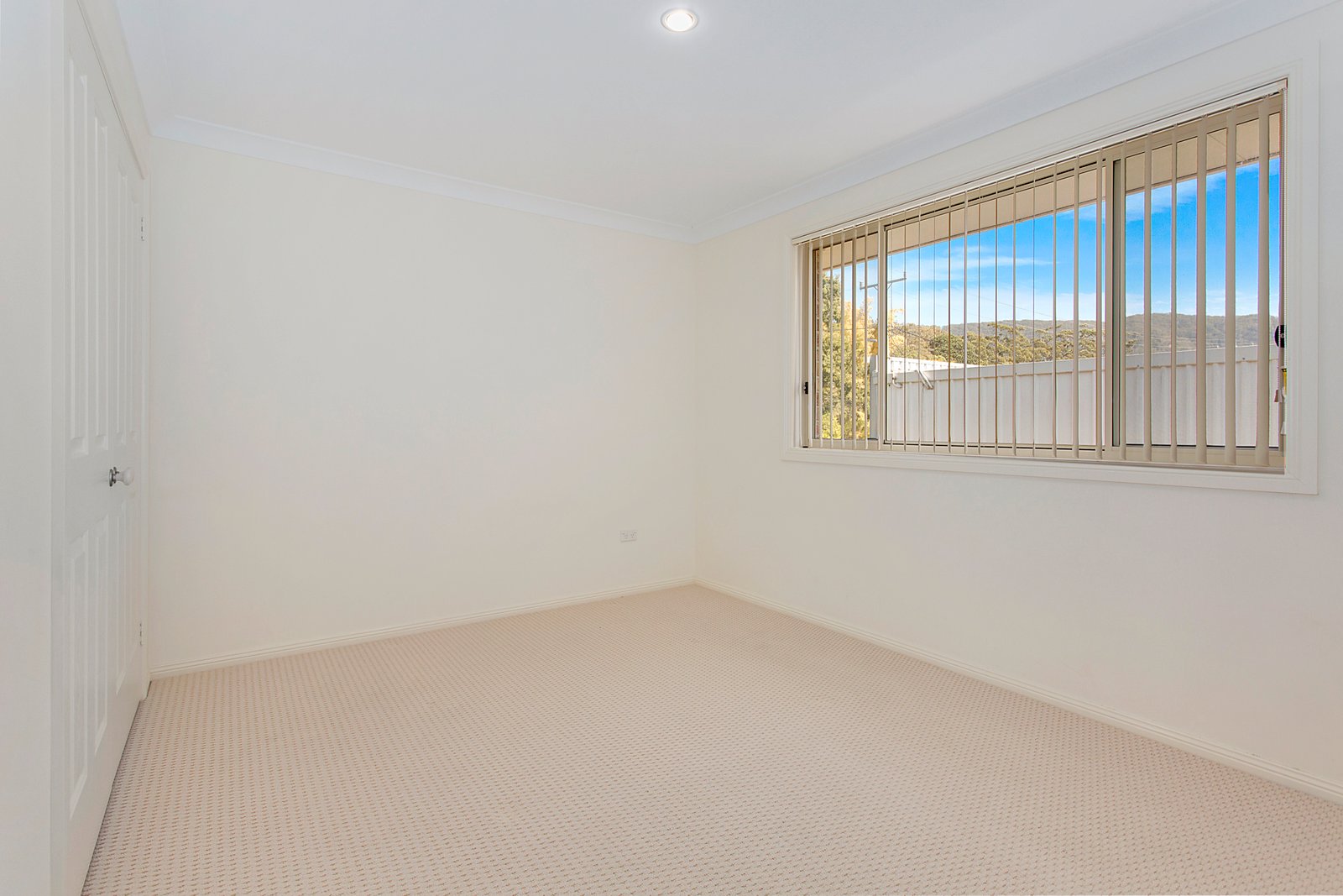 535 Ocean Drive NORTH HAVEN 18