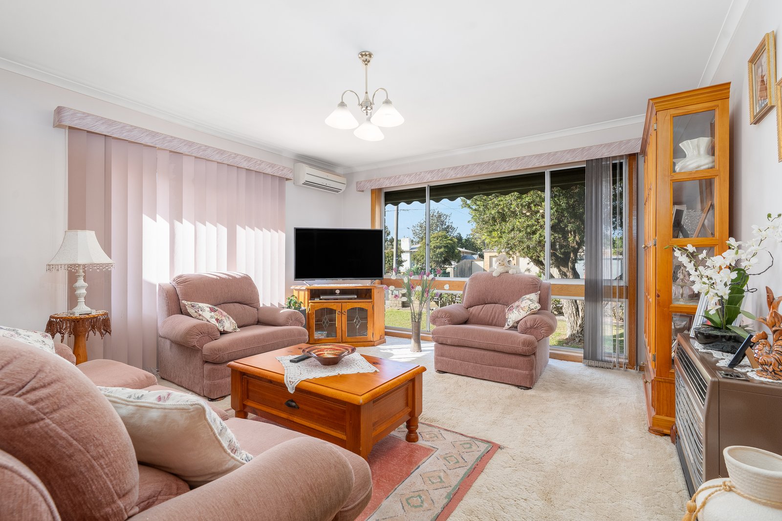 Gallery: 535 Thompson Road