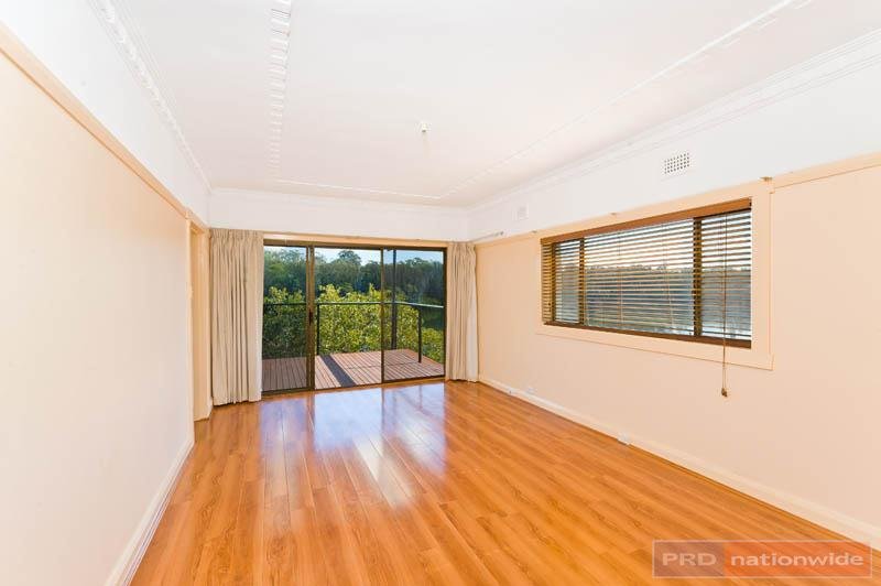 536 Henry Lawson Drive EAST HILLS 4