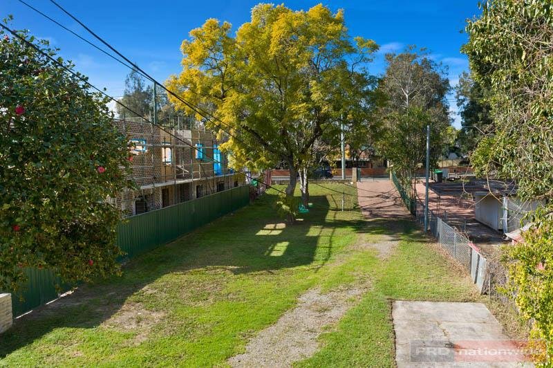 536 Henry Lawson Drive EAST HILLS 8