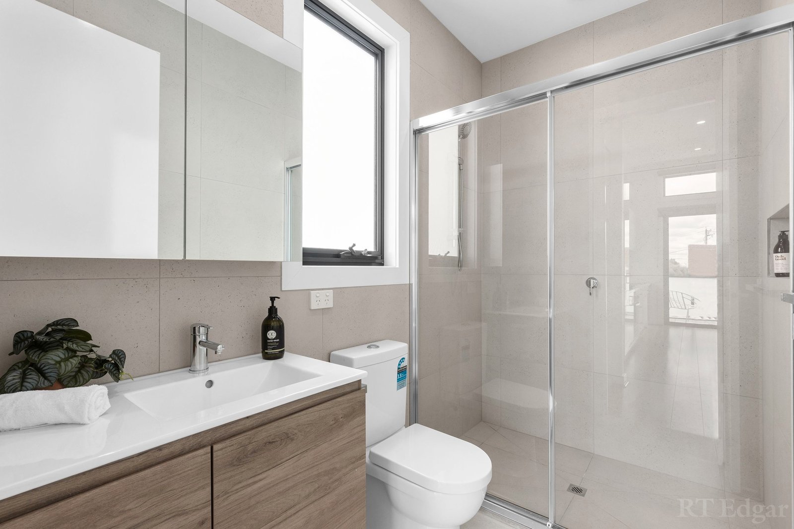 Real Estate and Property in 5/36 Wingara Avenue, Keilor East, VIC