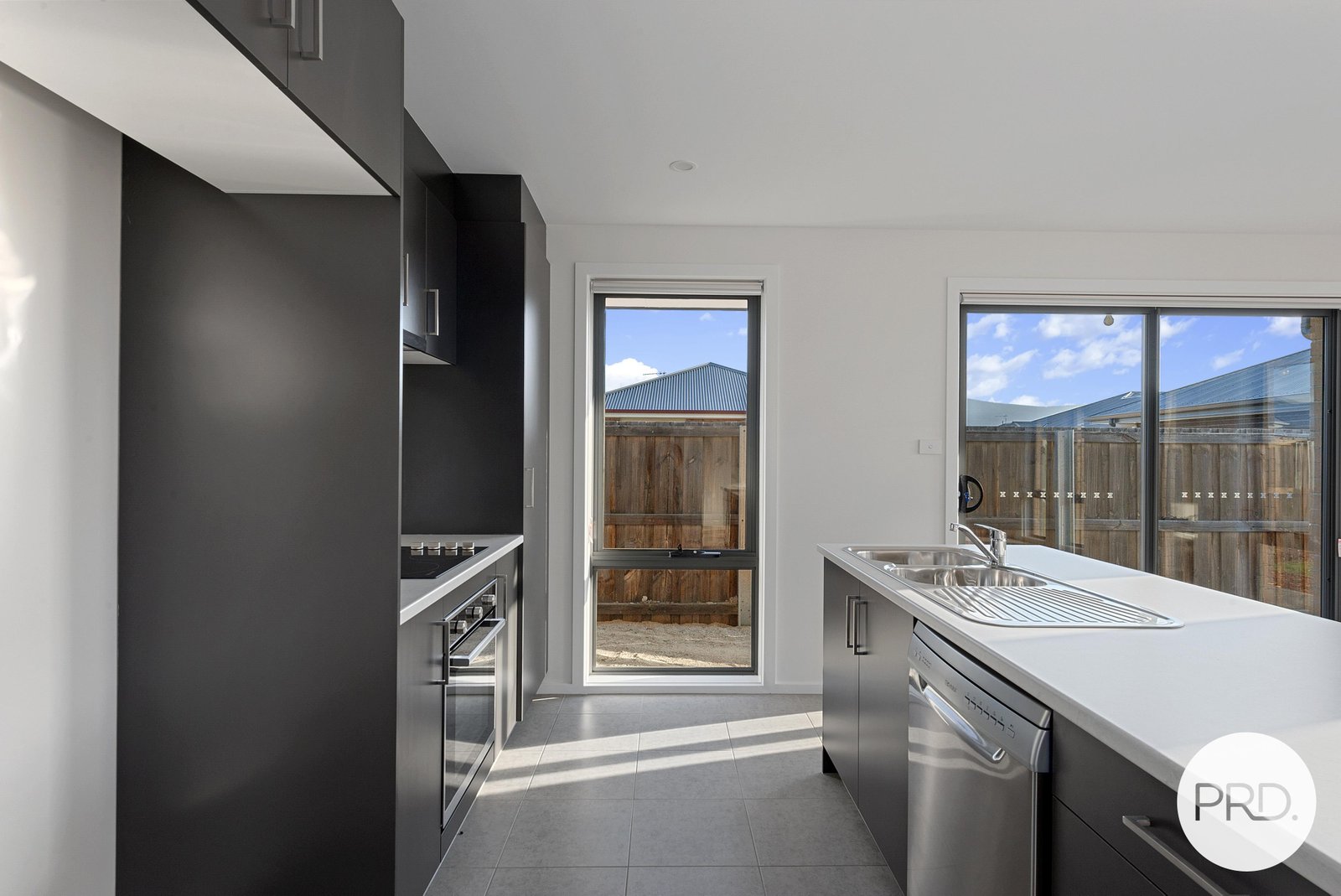 5/37 Menin Drive BRIGHTON 4