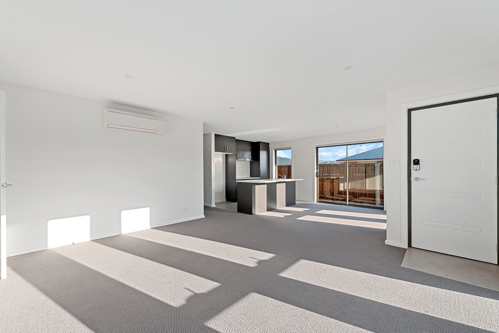 5/37 Menin Drive BRIGHTON 9