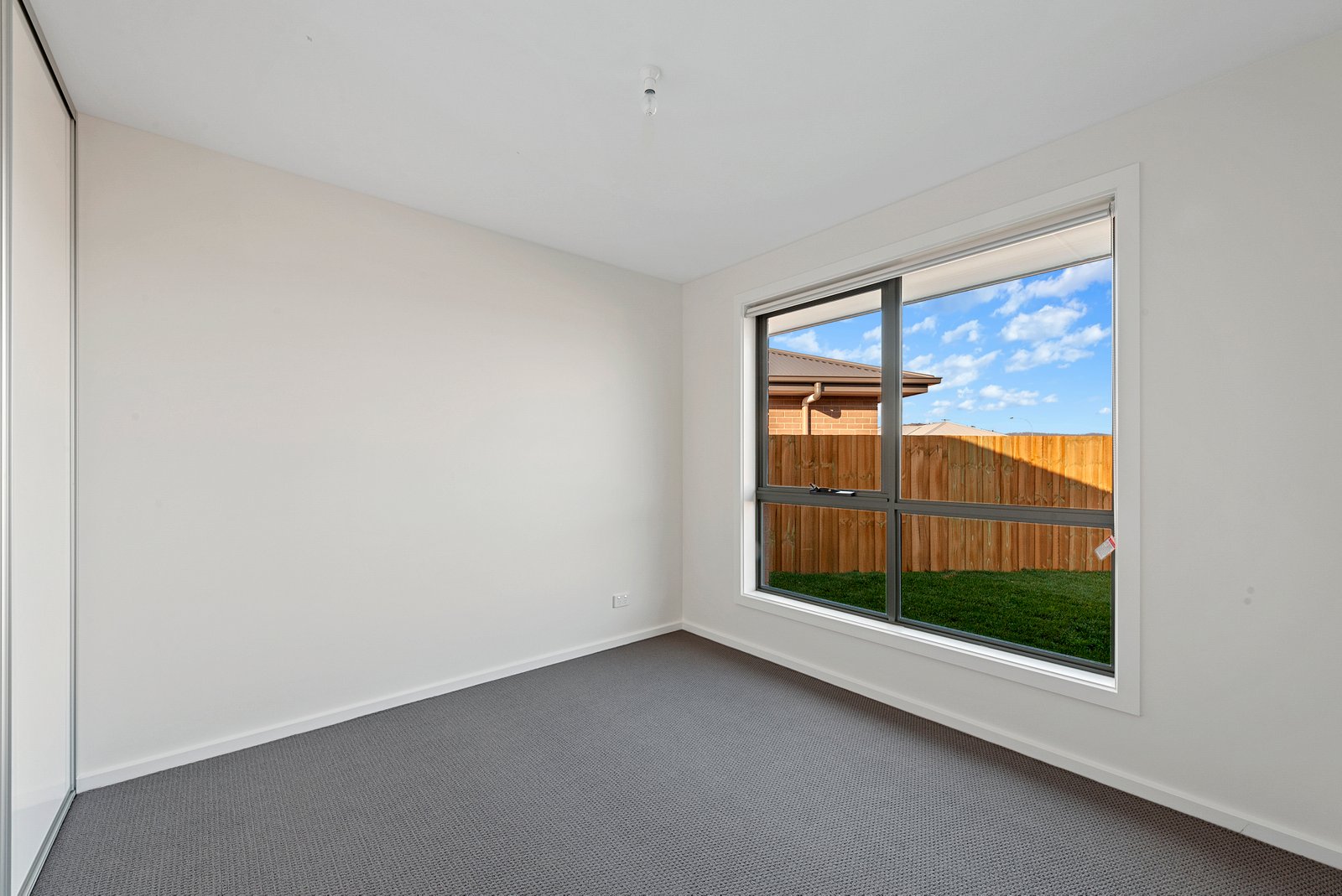5/37 Menin Drive BRIGHTON 14